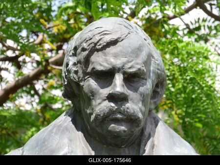 Hungarian writer Móricz Zsigmond - Statue - Budapest-stock-foto