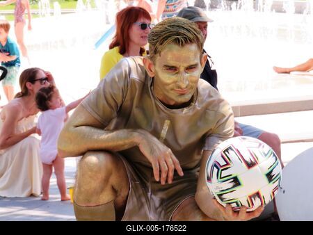 Live statue - Sport - Football championship - Budapest-stock-foto