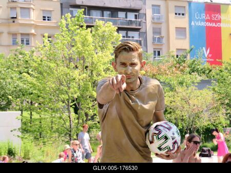 Live statue - Football - European Championship - Sport-stock-foto