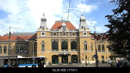 Szeged - Railway station - Hungary-stock-foto