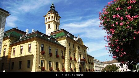 Szegedf - Town Hall - Hungary-stock-foto
