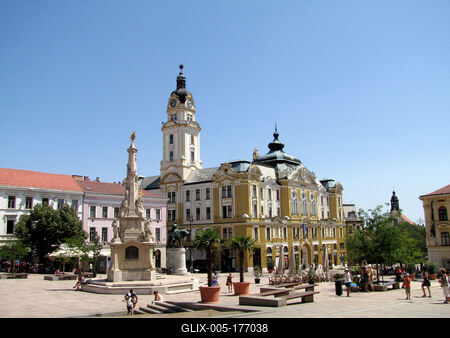 Pécs - Historical City Center - Széchenyi square-stock-foto
