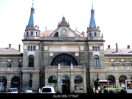 Main railway station - Pécs - Hungary-stock-foto
