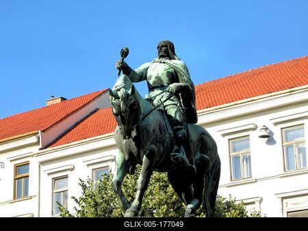 Equstrian statu of Hunyadi János - Pécs - Hungary-stock-foto