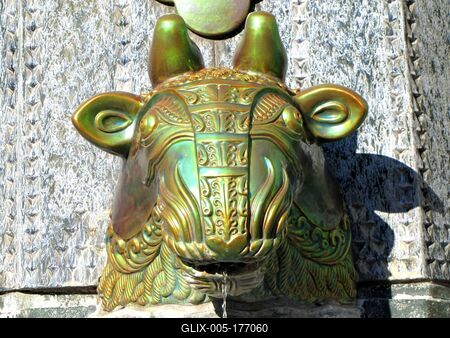 Zsolnay well - Pécs - Ox head -Hungary - Ceramic-stock-foto