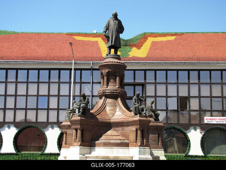Statue of ceramist Zsolnay Vilmos - Pécs - Hungary-stock-foto