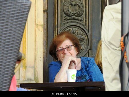 Keleti Éva photo artist - Budapest - Exhibition-stock-foto