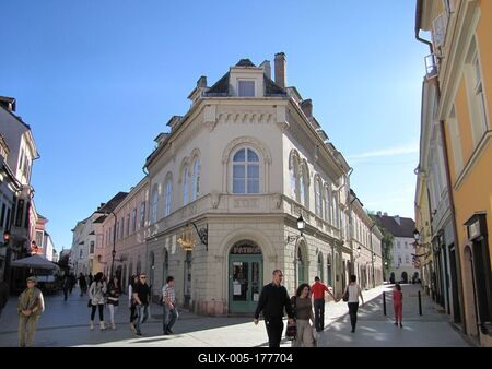 Győr downtown - Golden Ship Pharmacy - Hungary-stock-foto