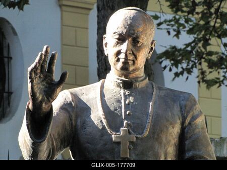 Bishop Apor Vilmos statue - Győr - Hungary-stock-foto