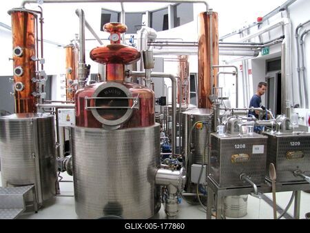 Desrillery equipment - Spirit industry - Pálinka - Somló Hill-stock-foto