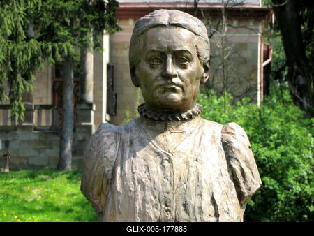 Mauks Ilona bust - Mikszáth Kálmán wife - Horpács - Hungary-stock-foto