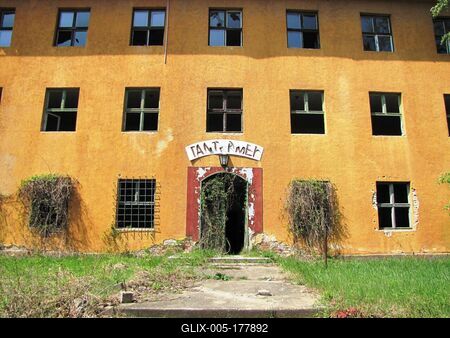 Abandoned Military barracks - Rétság - Hungary-stock-foto