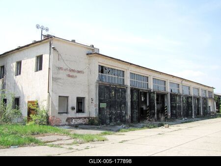 Abandoned military barracks - Rétság - Hungary-stock-foto