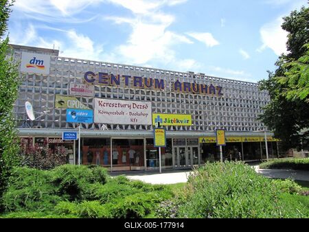 Department store - Zalaegerszeg - Hungary-stock-foto