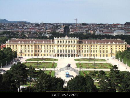 Schönbrunn Palace - Vienna - Austria-stock-foto