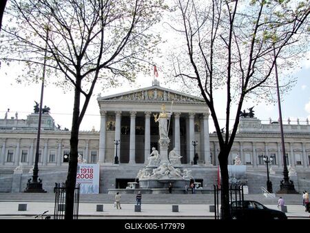 Austrian Parliament building - Vienna-stock-foto