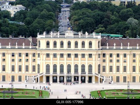 Schönbrunn palace - Vienna - Austria-stock-foto