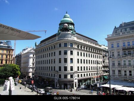 Vienna - Generali Compoany's building - Albertina square - Austria-stock-foto