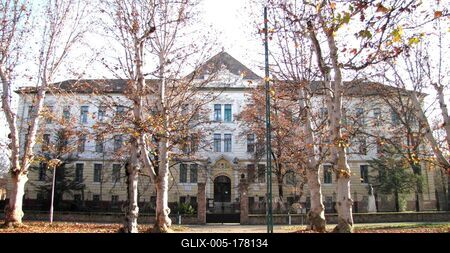 School of Mechanical Engineering - Kiskunfélegyháza - Hungary-stock-foto