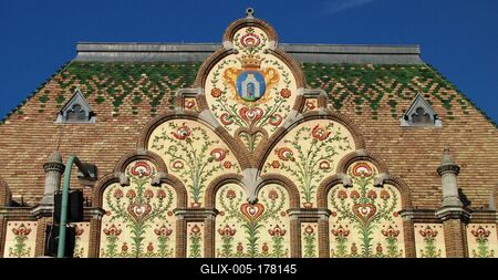 City Hall roof and decoration - Kiskunfélegyháza - Hungary-stock-foto