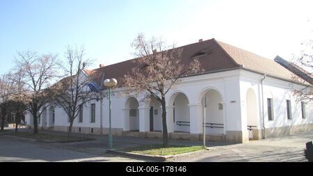 Swan House - Hattyúház - Kiskunfélegyháza - Hungary-stock-foto