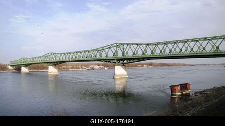 Bridge over the Danube - Dunaföldvár - Hungary-stock-foto
