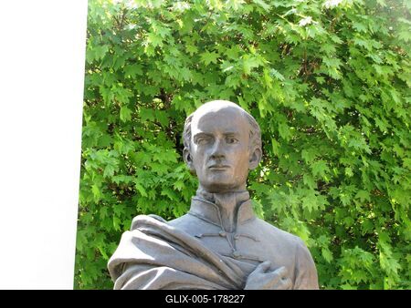 Statue of Hungarian anthem poet Kölcsey Ferenc - Nyíregyháza-stock-foto
