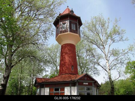 Water tower - Nyíregyháza Sóstó - Hungary-stock-foto
