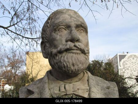 Bust of hungarian historian Gyárfás István - Kiskunhalas-stock-foto