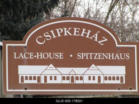 Lace Museum nameplate - Kiskunhalas - Hungary-stock-foto