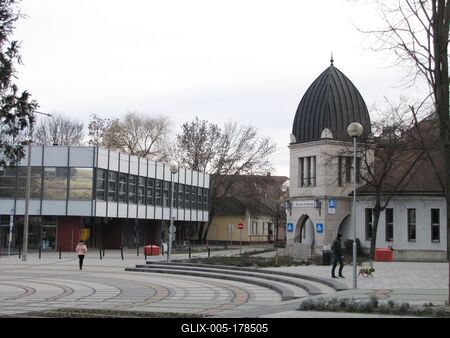Kiskunhalas - Bethlen square - Hungary-stock-foto