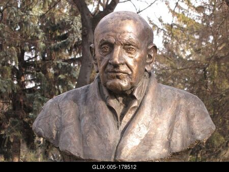 Bust of hungarian  engineer Nagy Szeder István - Kiskunhalas-stock-foto