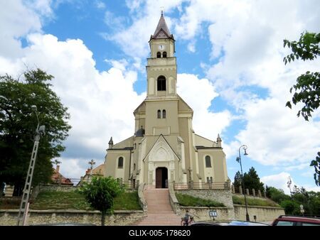 Mór - Hungary - Holy Cross church-stock-foto