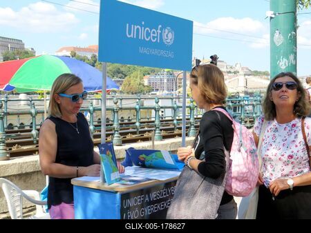 UNICEF sdtand - Budapest International Book Festival-stock-foto