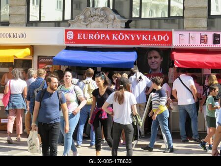 Budapest International Book Festival - People-stock-foto