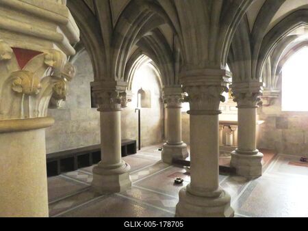 Sub-church of Pannonhalma Basilica - 13th C. - Hungary-stock-foto