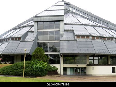 Conquest of Hungary - Ópusztaszer Memorial Park - Rotunda-stock-foto