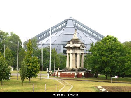Árpád Memorial and Rotunda - Ópusztaszer - Conquest of Hungary-stock-foto