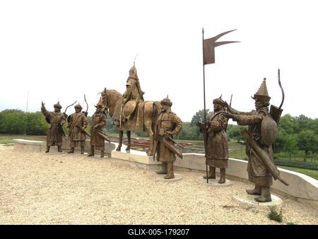 Ártpád and his Leaders - Ópusztaszer - Sculptures-stock-foto