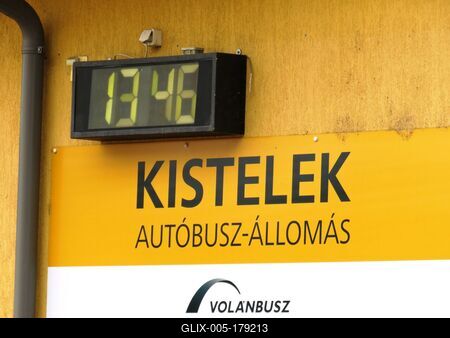 Kistelek city bus station - Clock and inscription - Hungary-stock-foto
