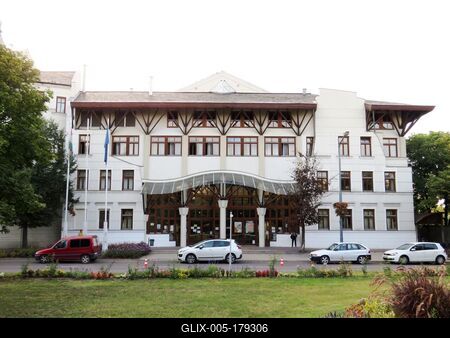 József Attila High School - Organic architecture by Makovecz Imre-stock-foto