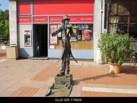 Street music statue - Szeged - Hungary-stock-foto