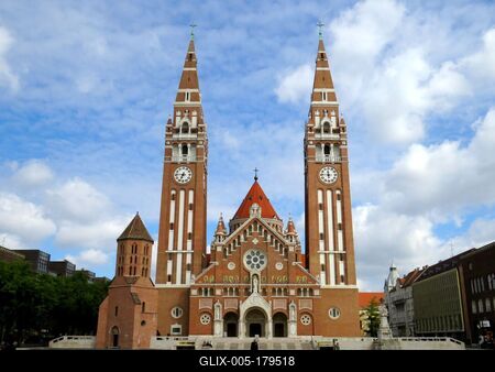 Szeged - Cathedral - Hungary - New-Romanesque-stock-foto
