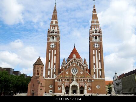 Cathedral - Szeged - Hungary - New-Romanesque-stock-foto