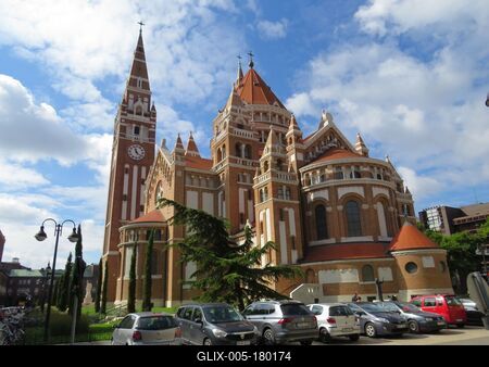 The Szeged Cathedral, or Votive Church from behind-stock-foto