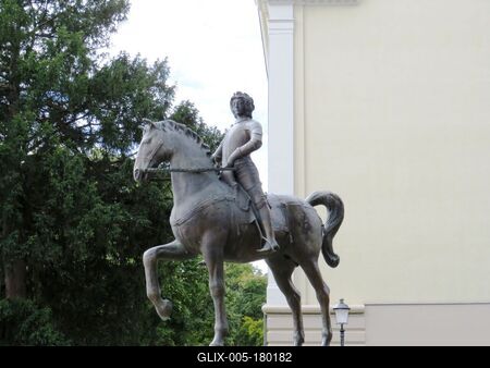 Young Mathias King statue - Szeged - Hungary-stock-foto
