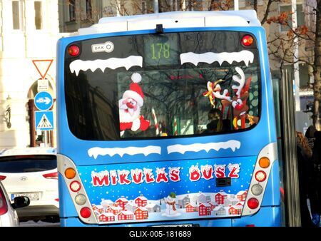 Santa's bus - Budapest - Downtown-stock-foto