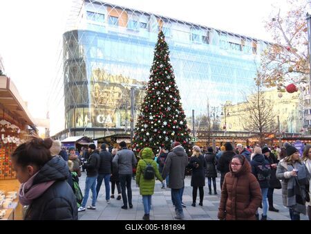 Christmas tree and Winter fair - Budapest-stock-foto