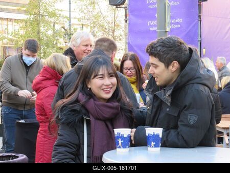 Boy and girl at the Wintr Fairr - Budapest-stock-foto