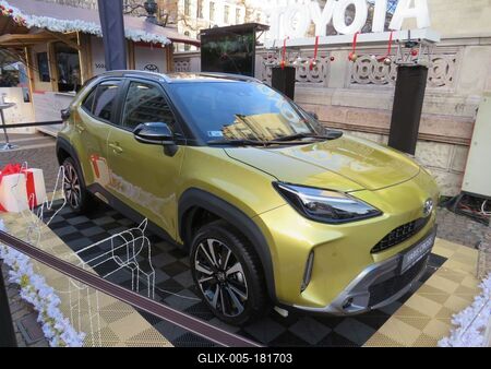 Toyota's Christmas offer at the Budapest Winter Fair: Yaris Cross.-stock-foto